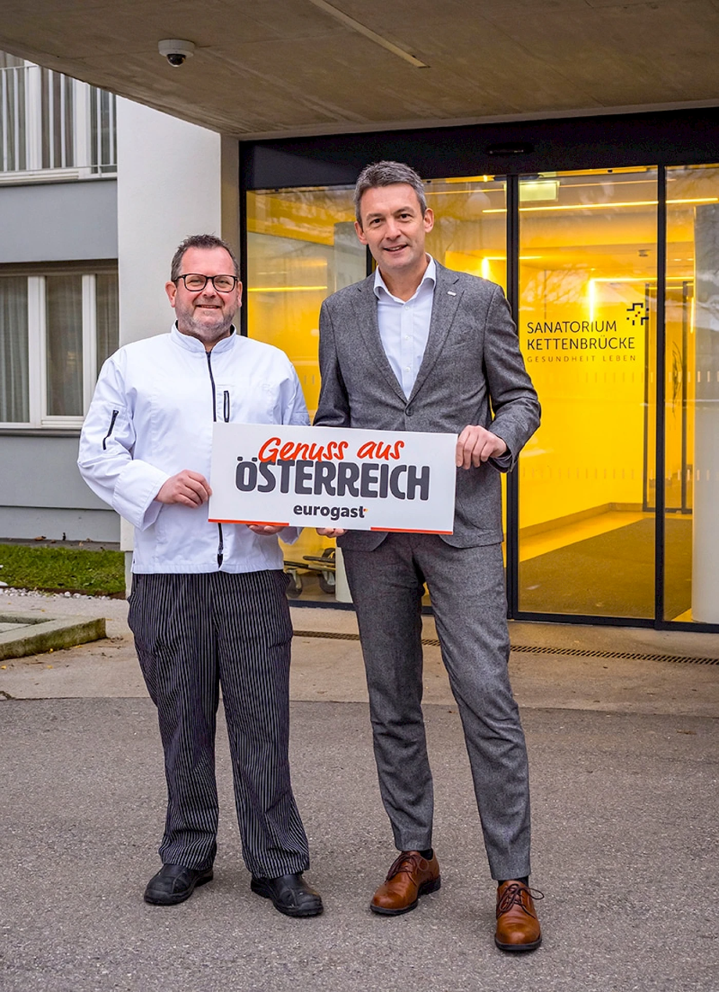 Ewald Klemmer, Chefkoch Sanatorium Kettenbrücke, und Peter Krug, Geschäftsführer Eurogast Österreich, Bildnachweis: Target Group